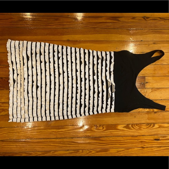 Black & White Dress - Picture 2 of 6